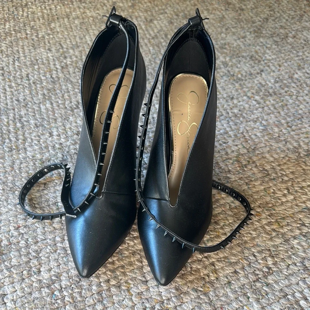 Jessica Simpson Black Studded Women's Shoes - Picture 2 of 10